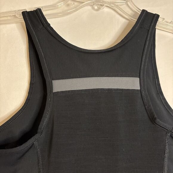NIKE RUN DVN Women's Sports Bra Size Medium Black Grey Swoosh Activewear - Picture 6 of 10